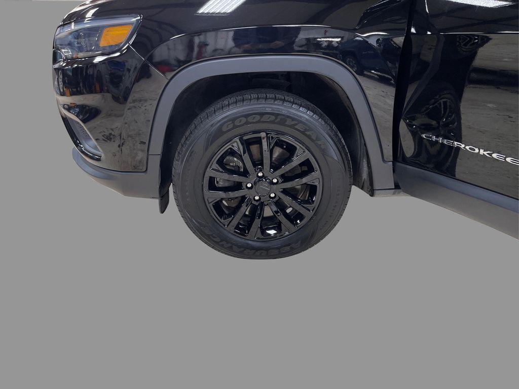 used 2022 Jeep Cherokee car, priced at $21,533
