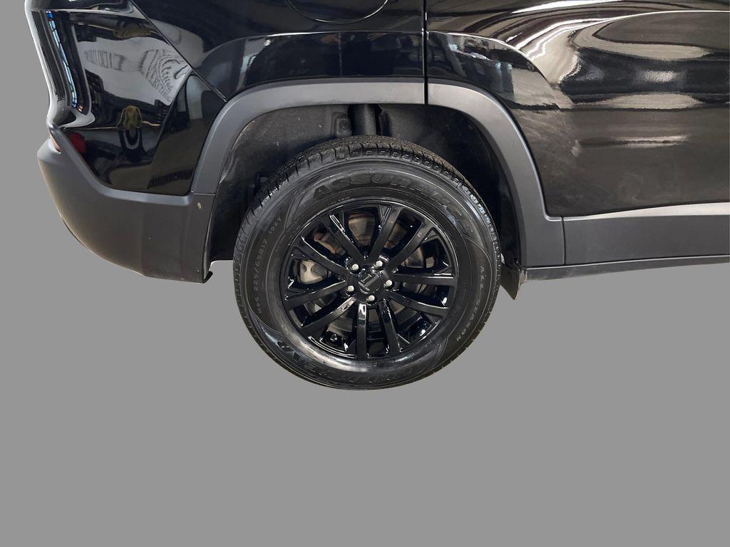 used 2022 Jeep Cherokee car, priced at $21,533