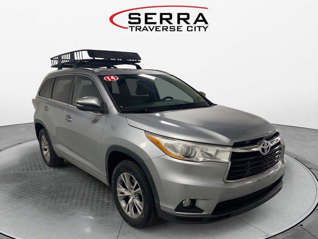 used 2014 Toyota Highlander car, priced at $18,950