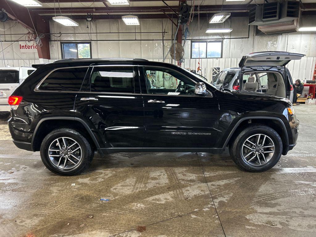 used 2019 Jeep Grand Cherokee car, priced at $23,511