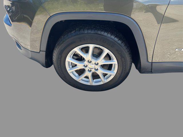 used 2015 Jeep Cherokee car, priced at $10,811
