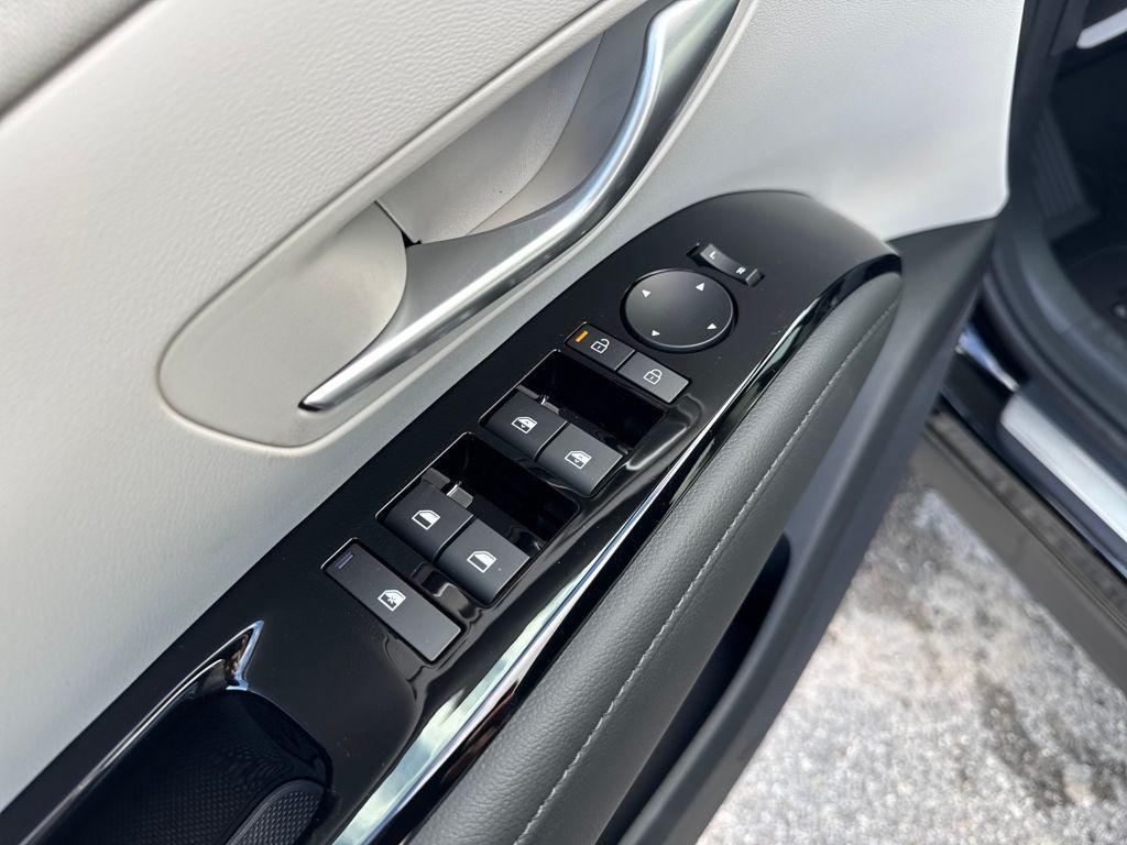 new 2025 Hyundai TUCSON Hybrid car, priced at $39,568