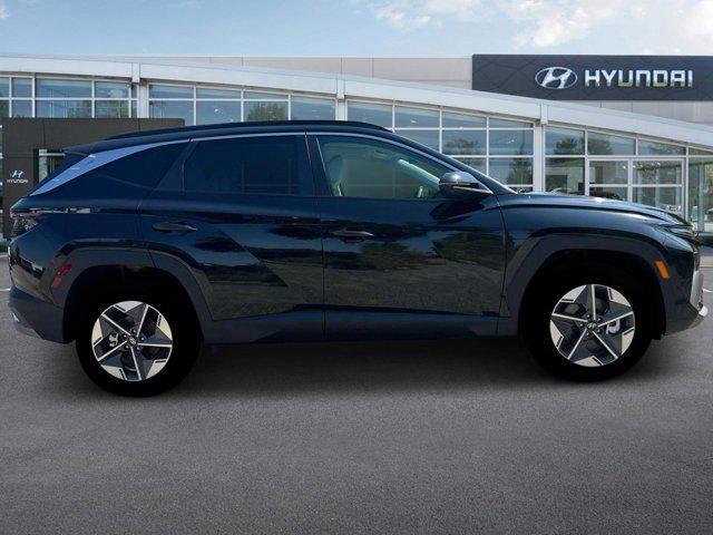 new 2025 Hyundai TUCSON Hybrid car, priced at $37,186