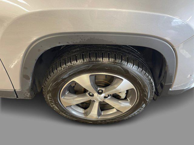 used 2021 Jeep Cherokee car, priced at $23,911