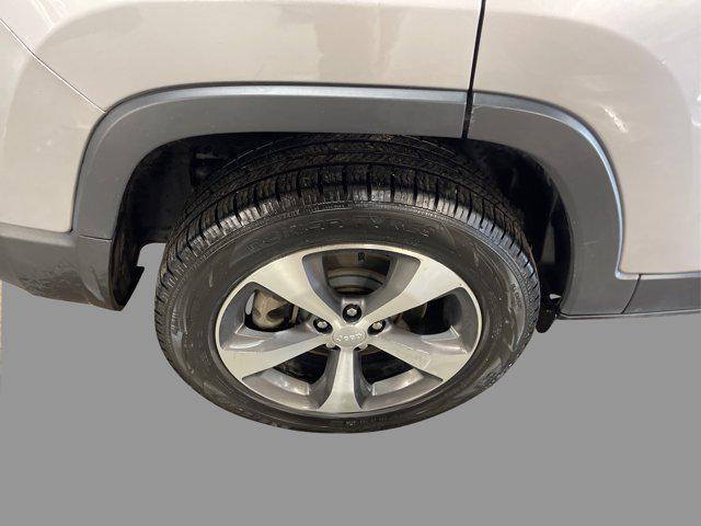 used 2021 Jeep Cherokee car, priced at $23,911