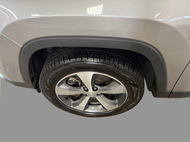 used 2021 Jeep Cherokee car, priced at $23,911