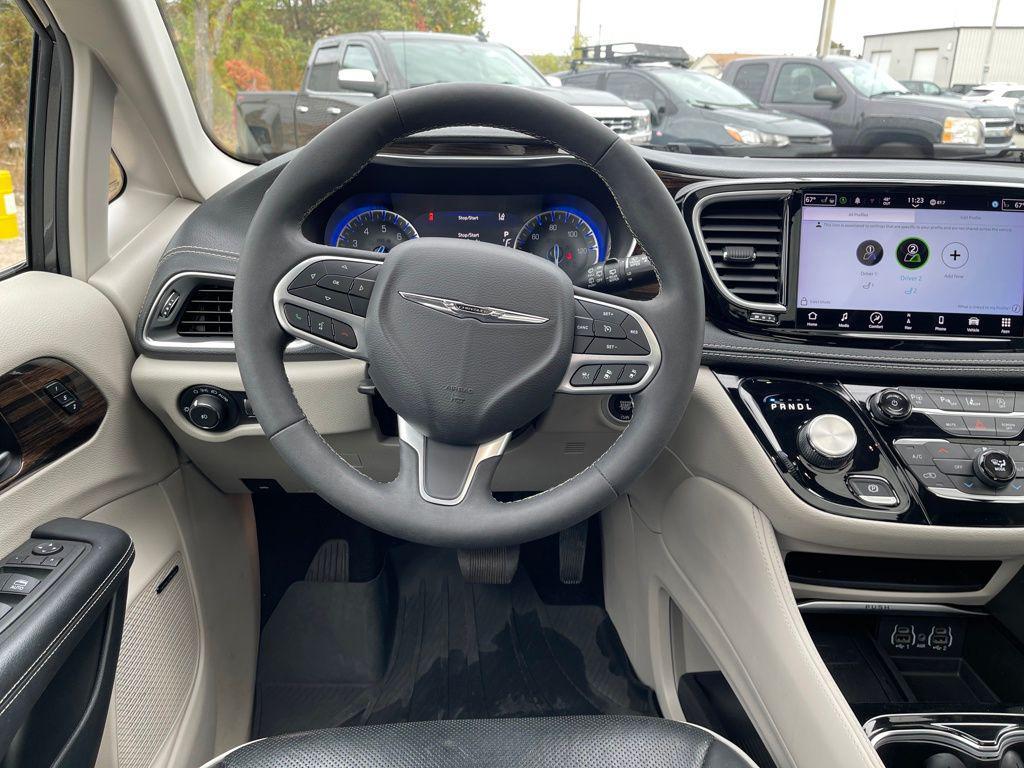 used 2022 Chrysler Pacifica car, priced at $28,911