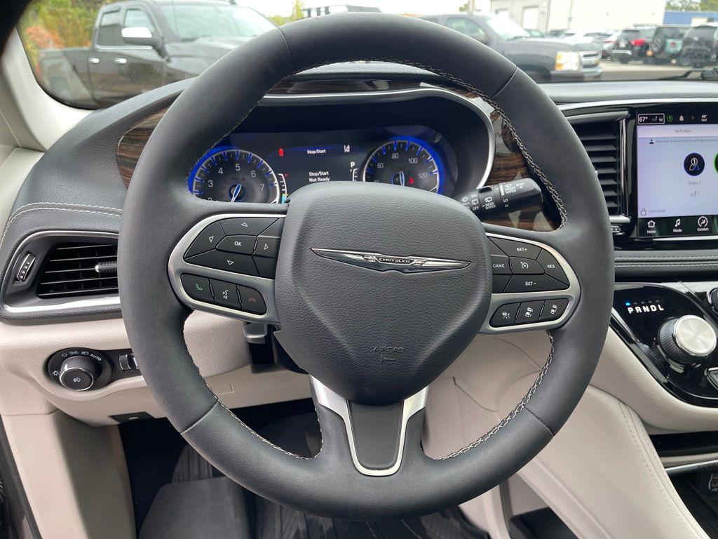 used 2022 Chrysler Pacifica car, priced at $28,911