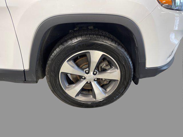 used 2020 Jeep Cherokee car