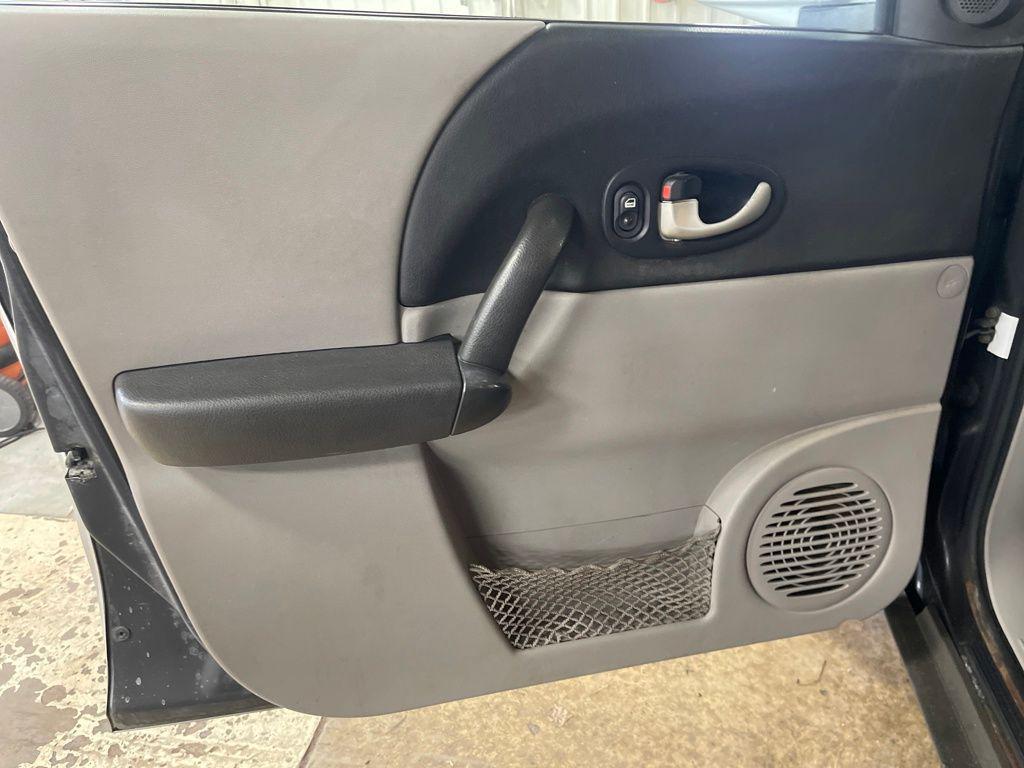 used 2005 Saturn Vue car, priced at $2,411