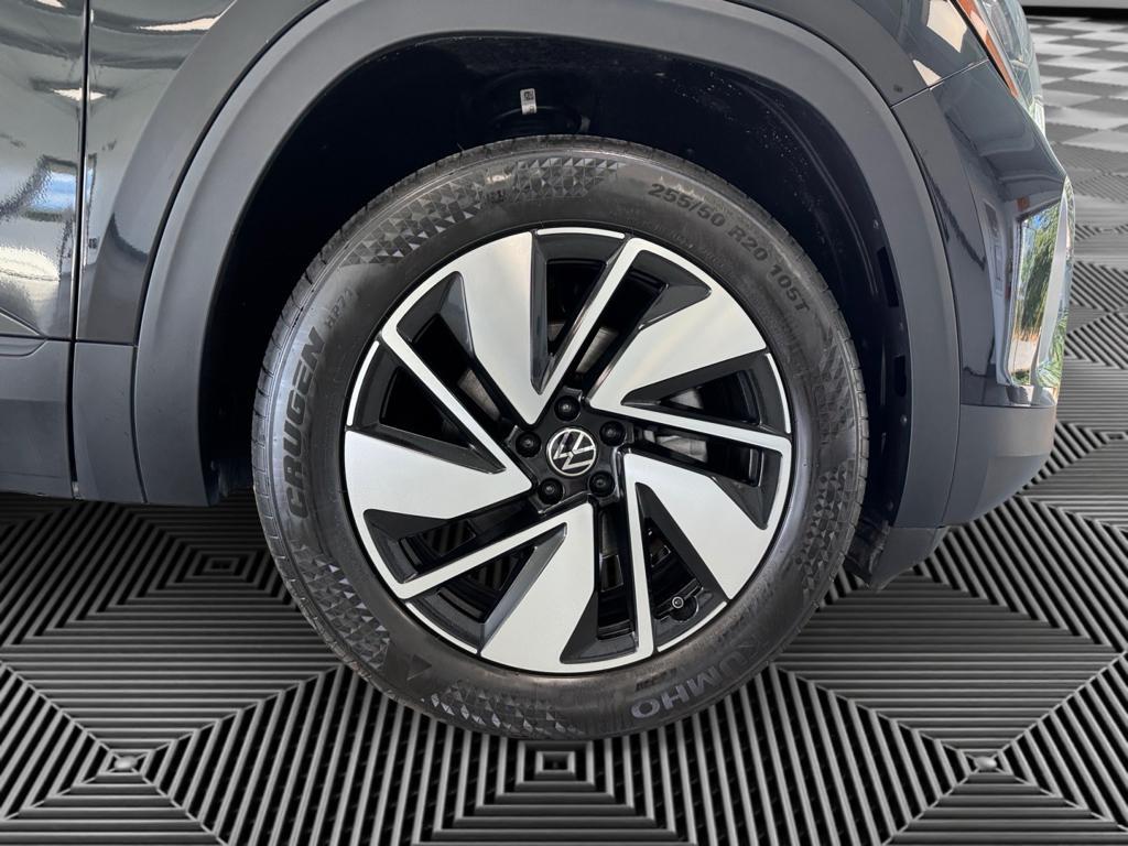 used 2024 Volkswagen Atlas car, priced at $34,995
