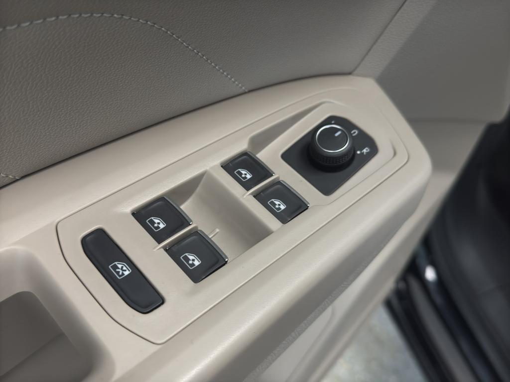 used 2023 Volkswagen Atlas car, priced at $28,495