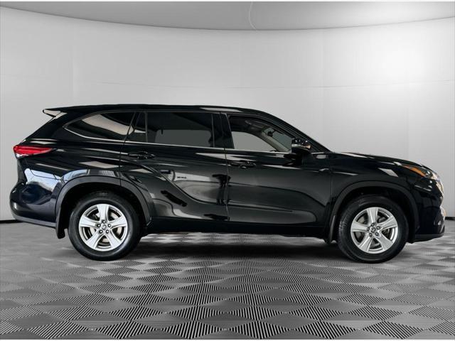 used 2022 Toyota Highlander car, priced at $31,495