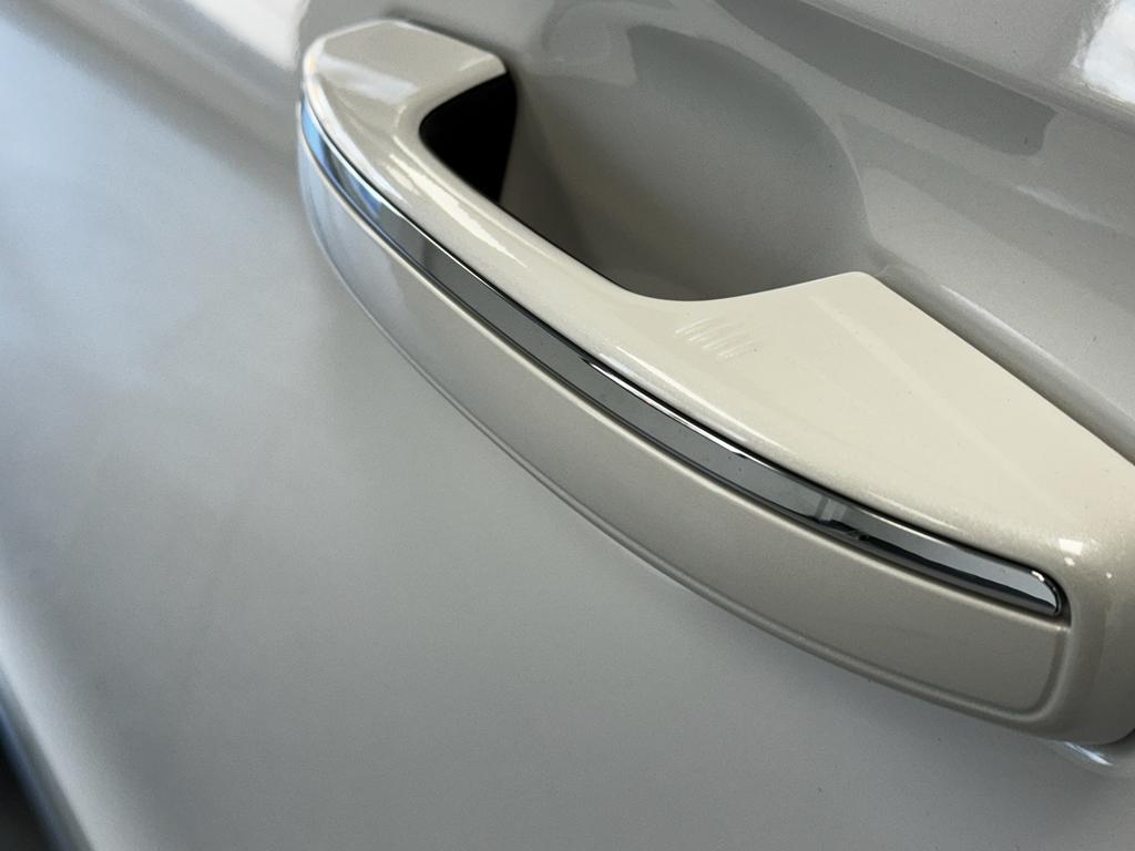 used 2021 Lincoln Navigator car, priced at $47,995