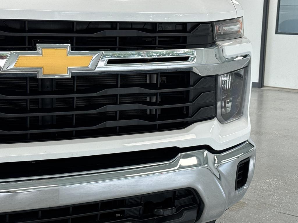 used 2024 Chevrolet Silverado 2500 car, priced at $50,995