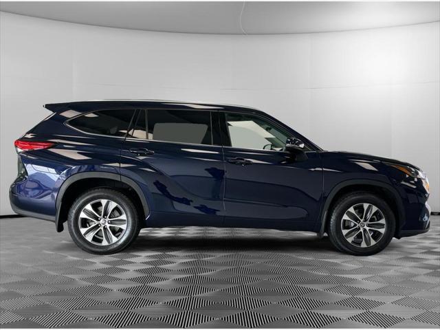 used 2021 Toyota Highlander car, priced at $31,995