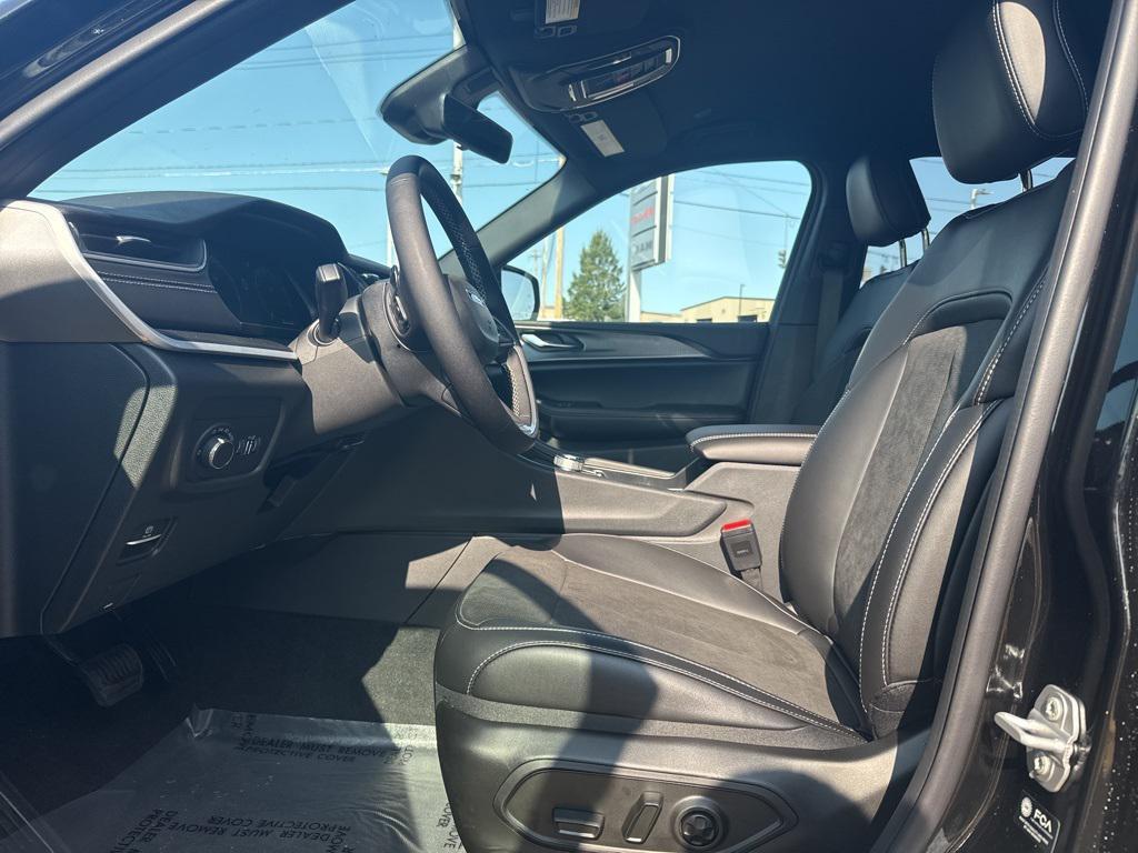 new 2025 Jeep Grand Cherokee L car, priced at $48,725