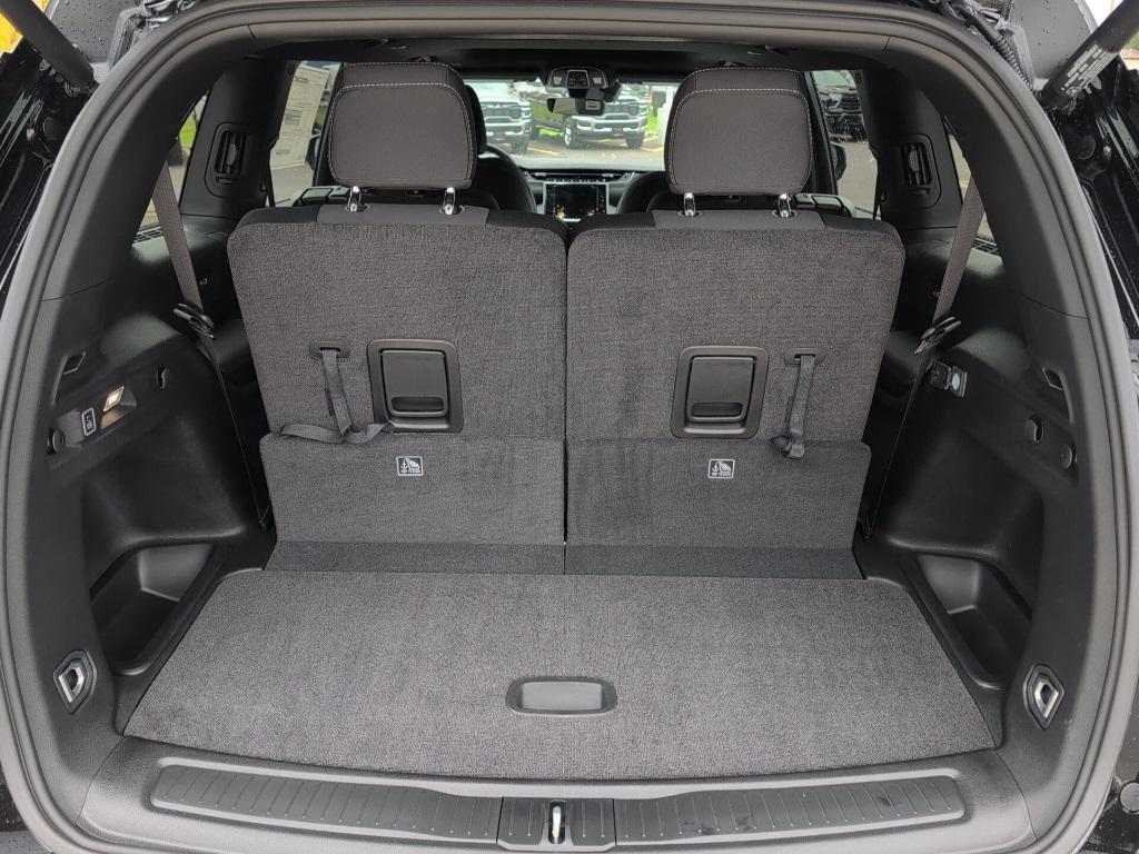 new 2025 Jeep Grand Cherokee L car, priced at $45,420