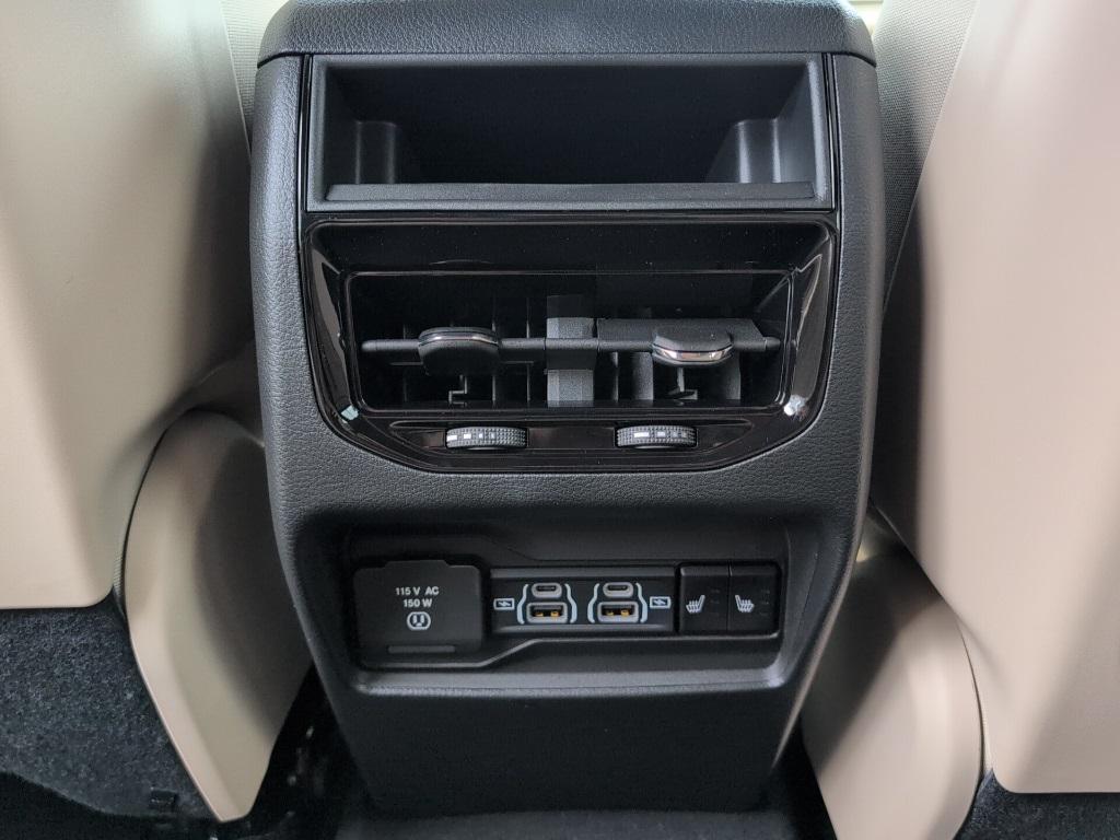 new 2025 Jeep Grand Cherokee car, priced at $49,510