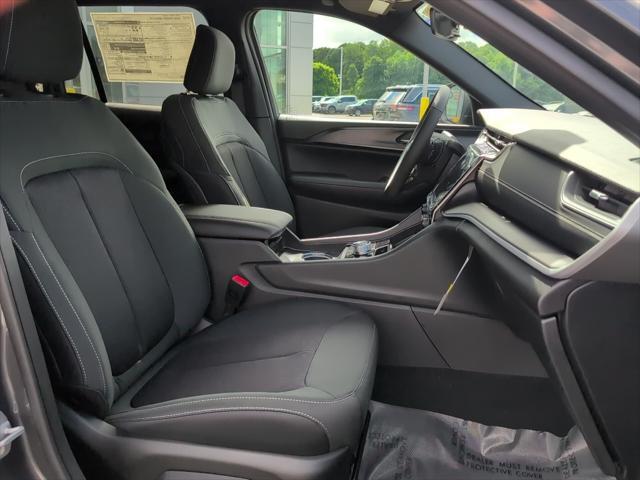 new 2025 Jeep Grand Cherokee car, priced at $44,170