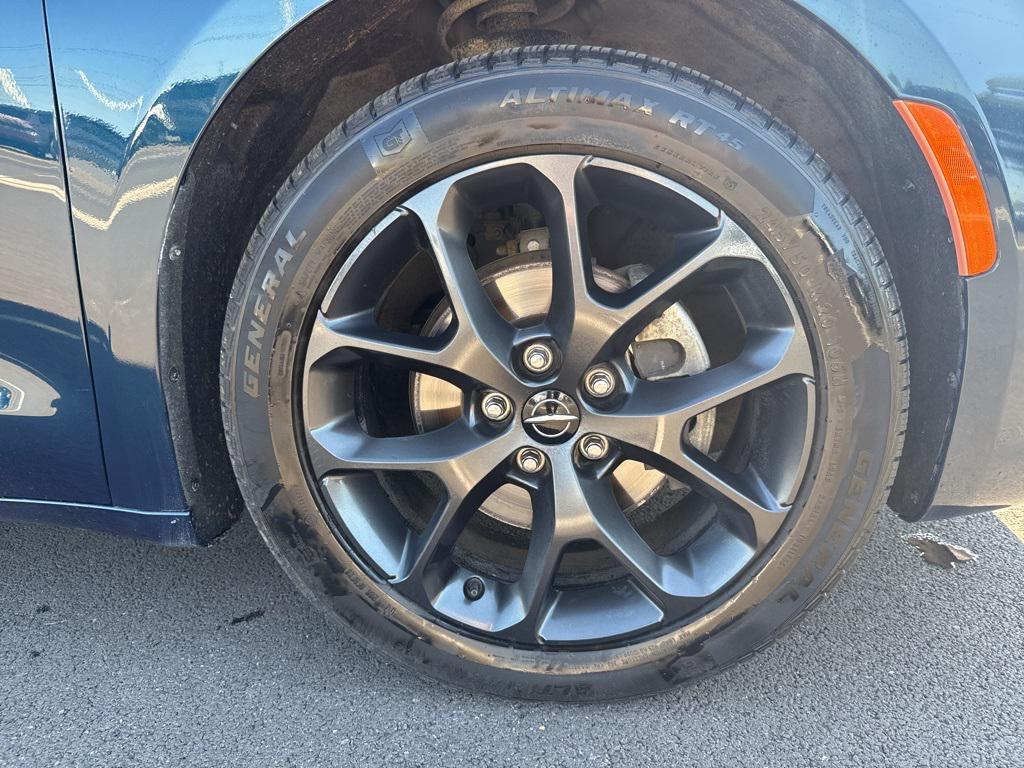 used 2022 Chrysler Pacifica car, priced at $23,100