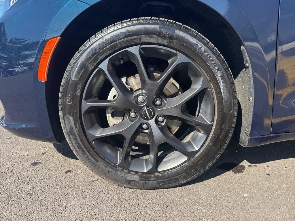used 2022 Chrysler Pacifica car, priced at $23,100