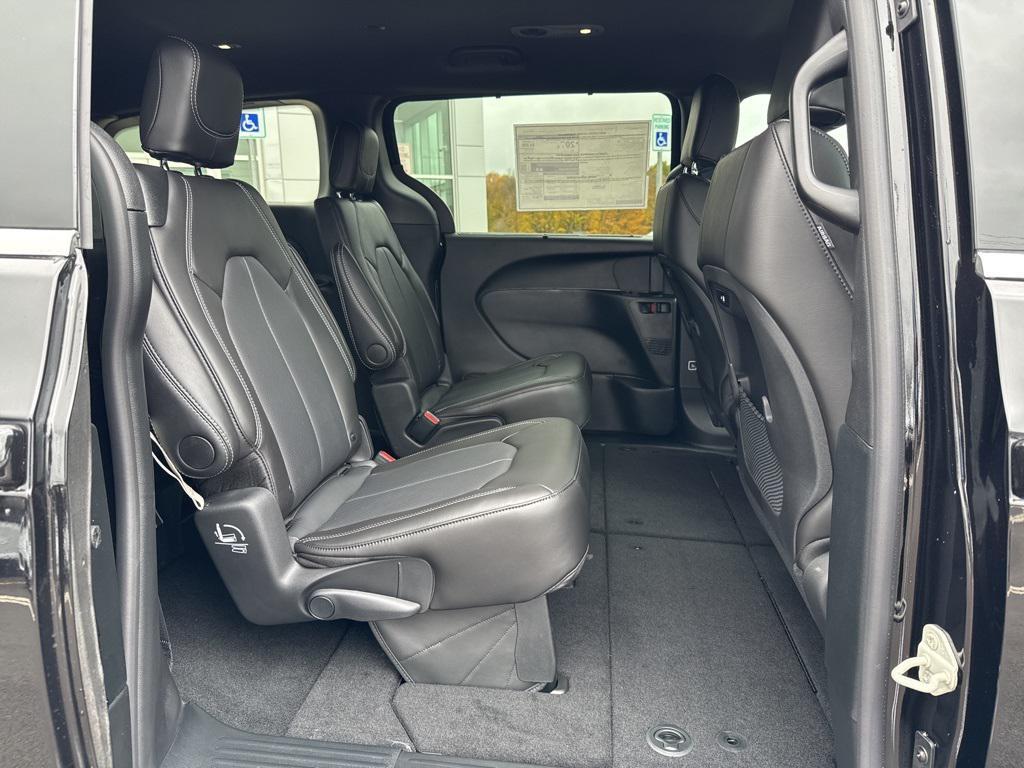 new 2026 Chrysler Pacifica car, priced at $47,703