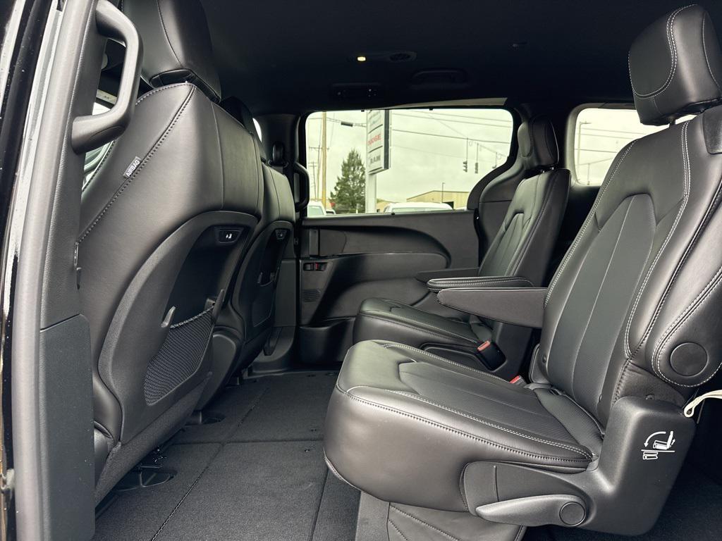 new 2026 Chrysler Pacifica car, priced at $47,703