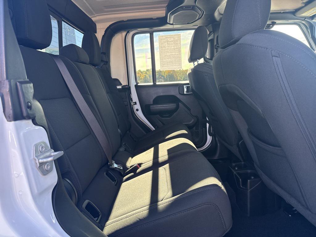 used 2022 Jeep Gladiator car, priced at $36,400