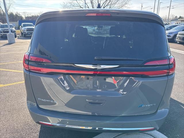 new 2023 Chrysler Pacifica Hybrid car, priced at $46,857