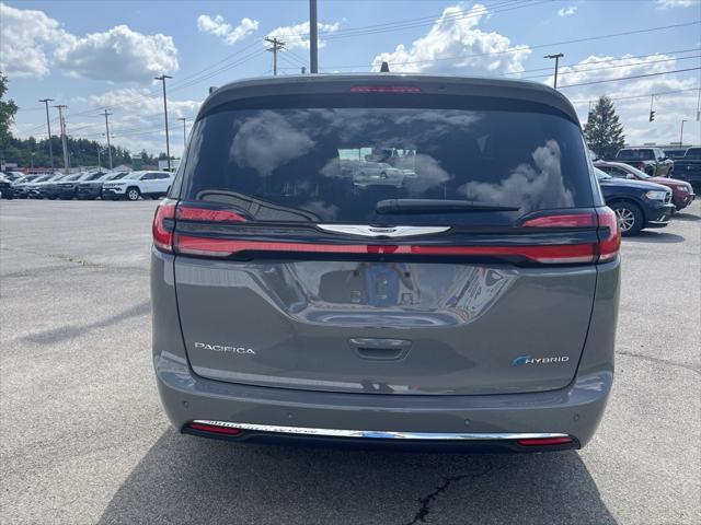 new 2023 Chrysler Pacifica Hybrid car, priced at $46,857