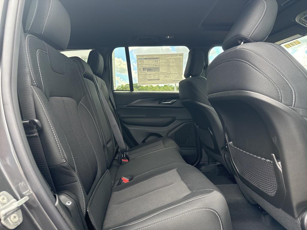 new 2025 Jeep Grand Cherokee car, priced at $44,665