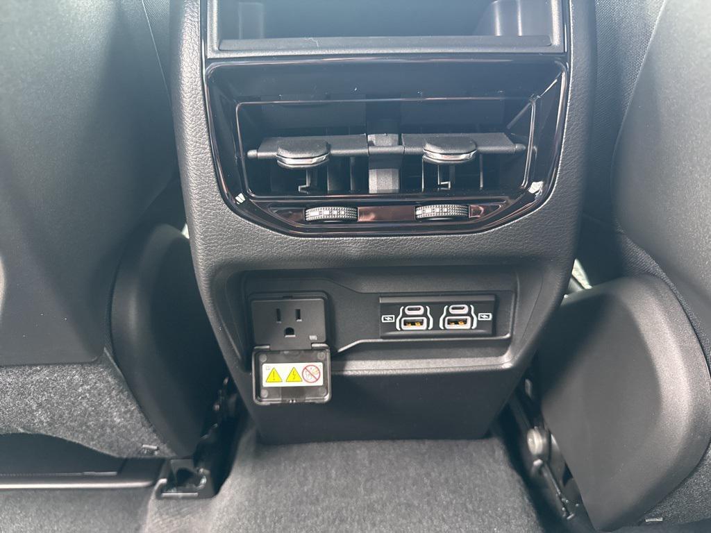 new 2025 Jeep Grand Cherokee car, priced at $44,665