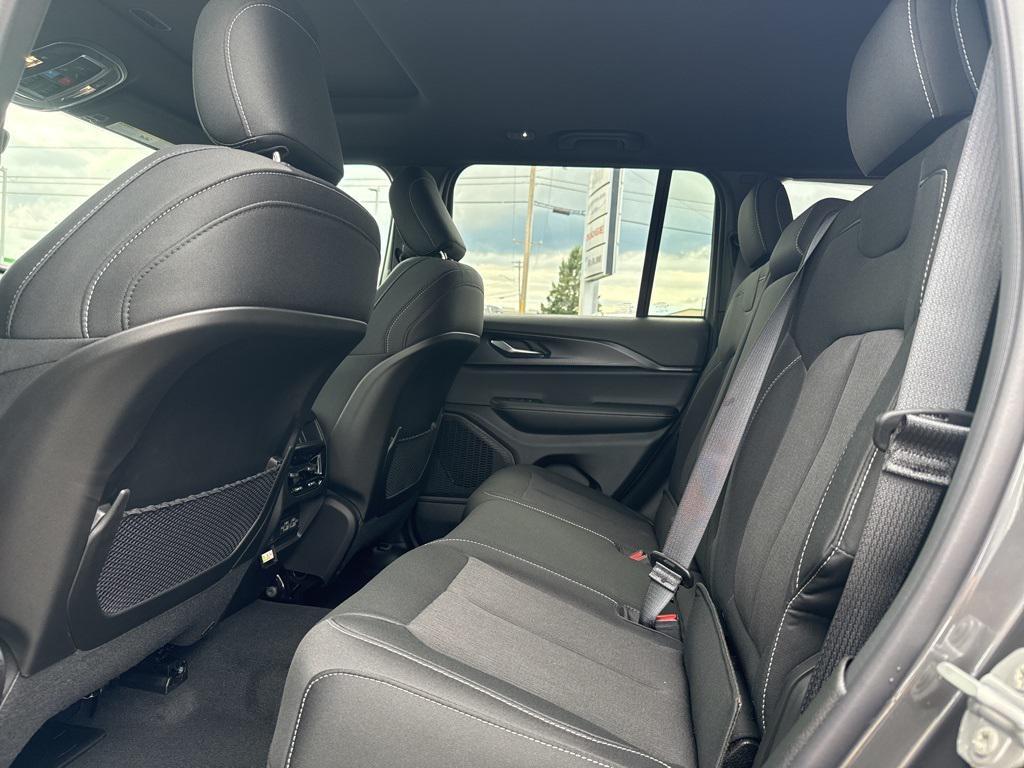 new 2025 Jeep Grand Cherokee car, priced at $44,665