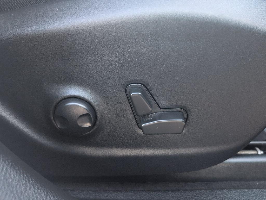 used 2022 Jeep Cherokee car, priced at $37,354