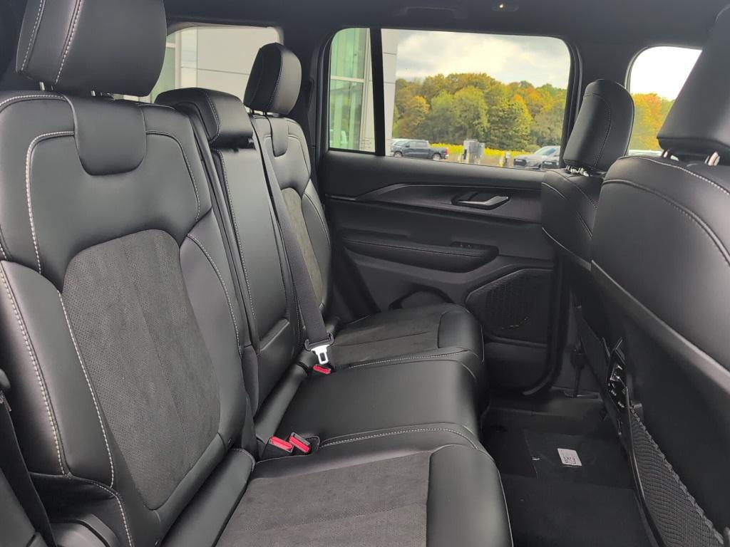 new 2025 Jeep Grand Cherokee car, priced at $45,730