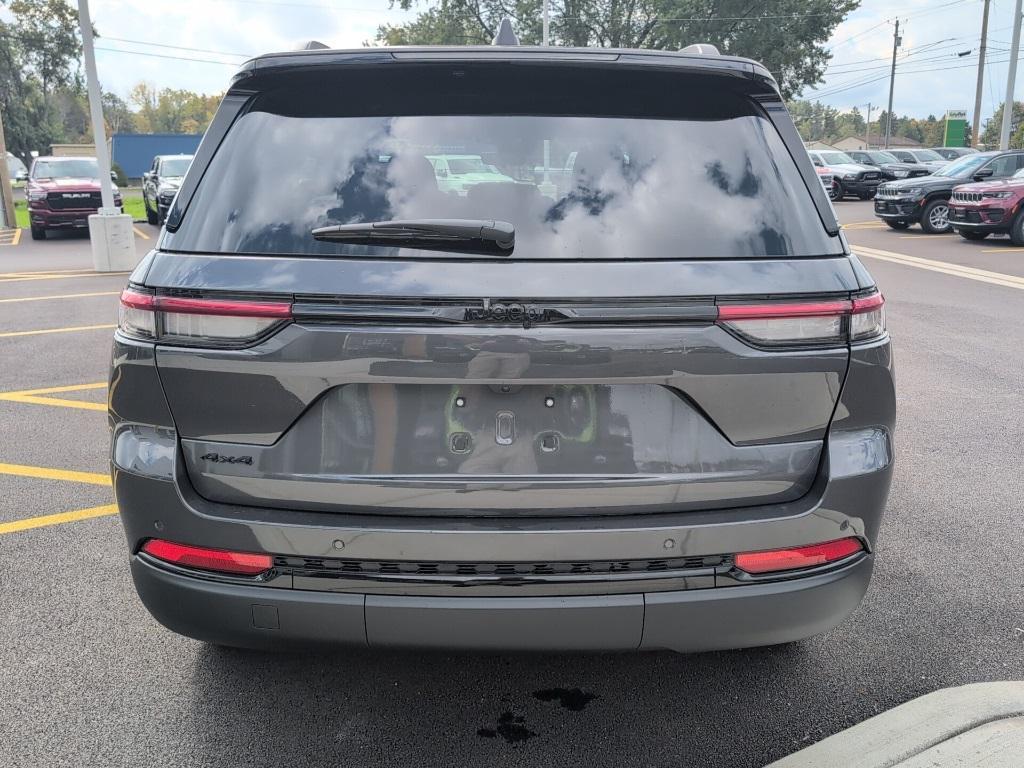 new 2025 Jeep Grand Cherokee car, priced at $45,730