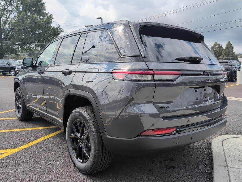 new 2025 Jeep Grand Cherokee car, priced at $45,730