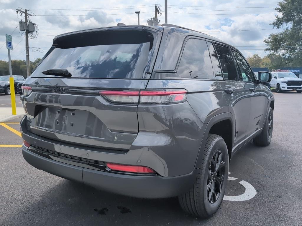 new 2025 Jeep Grand Cherokee car, priced at $45,730