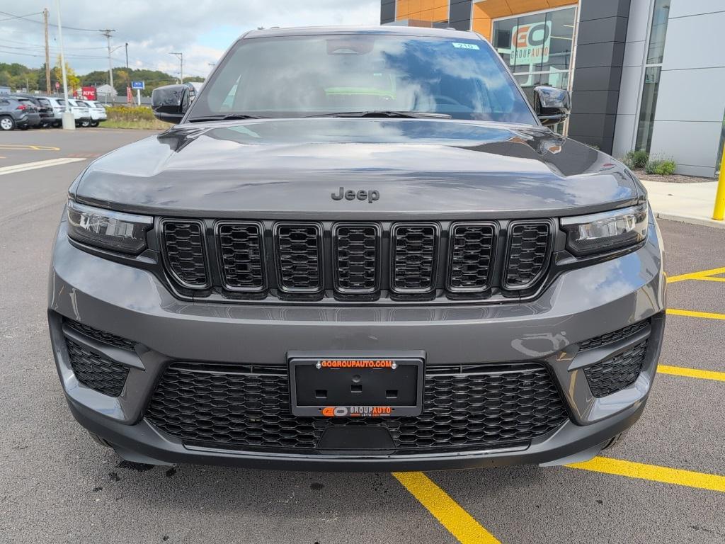 new 2025 Jeep Grand Cherokee car, priced at $45,730