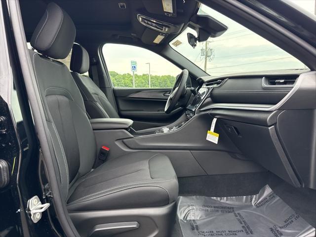 new 2025 Jeep Grand Cherokee car, priced at $41,320
