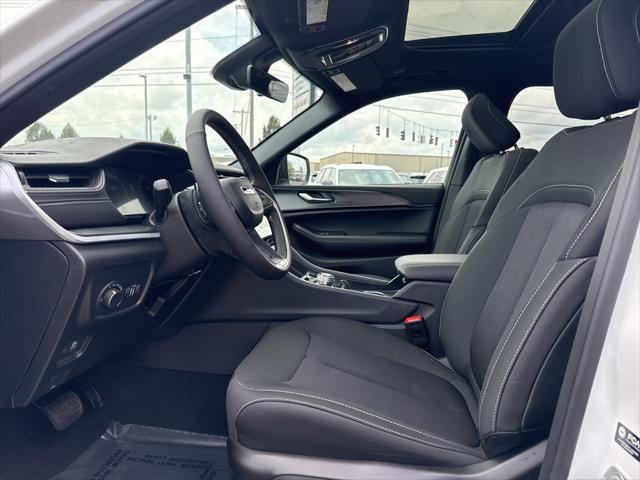 new 2025 Jeep Grand Cherokee car, priced at $43,575