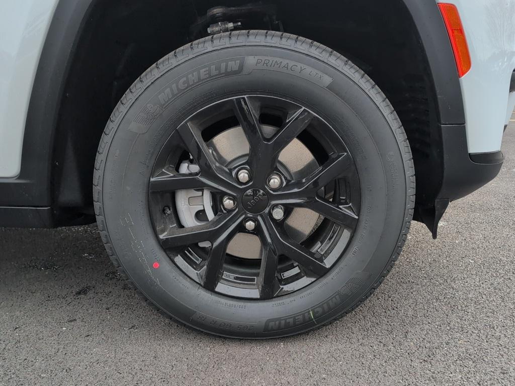 new 2025 Jeep Grand Cherokee L car, priced at $49,130