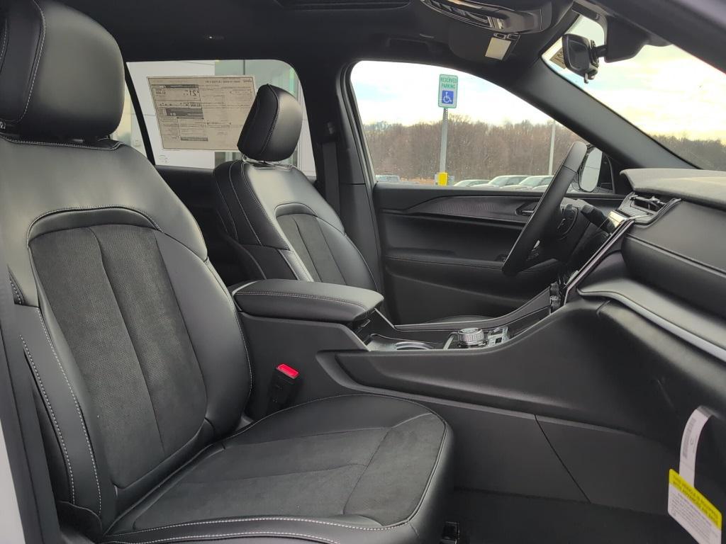 new 2025 Jeep Grand Cherokee L car, priced at $49,130