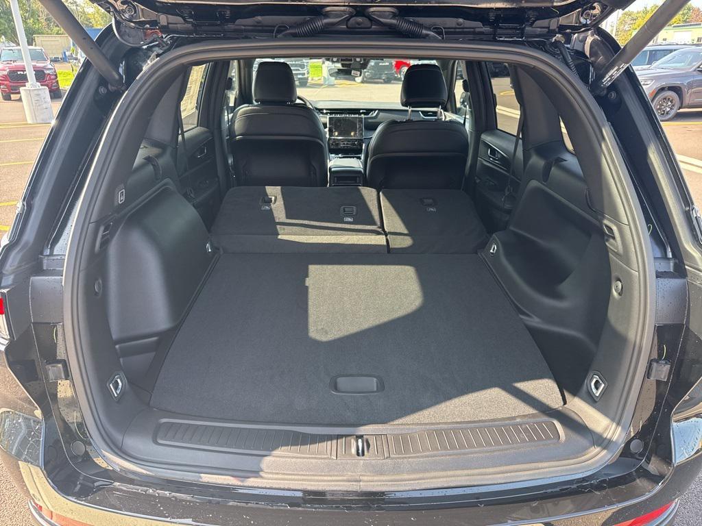 new 2025 Jeep Grand Cherokee car, priced at $45,730