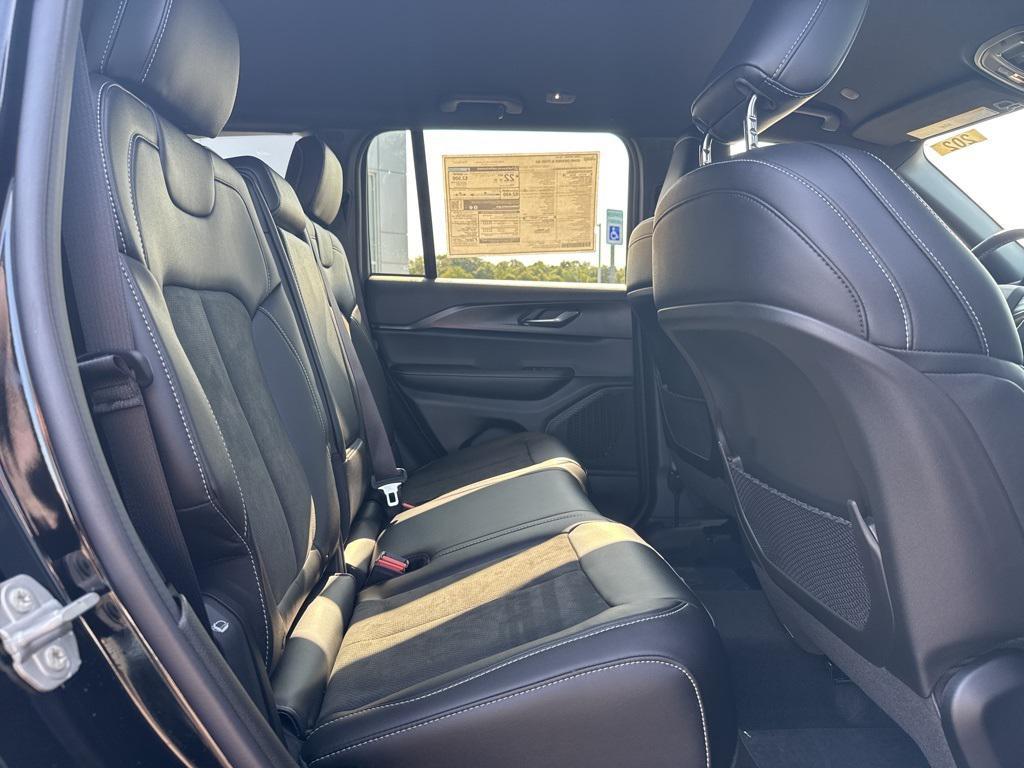 new 2025 Jeep Grand Cherokee car, priced at $45,730