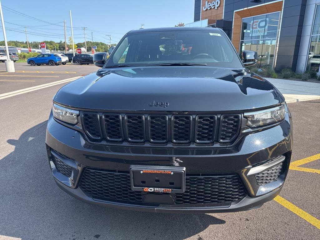 new 2025 Jeep Grand Cherokee car, priced at $45,730