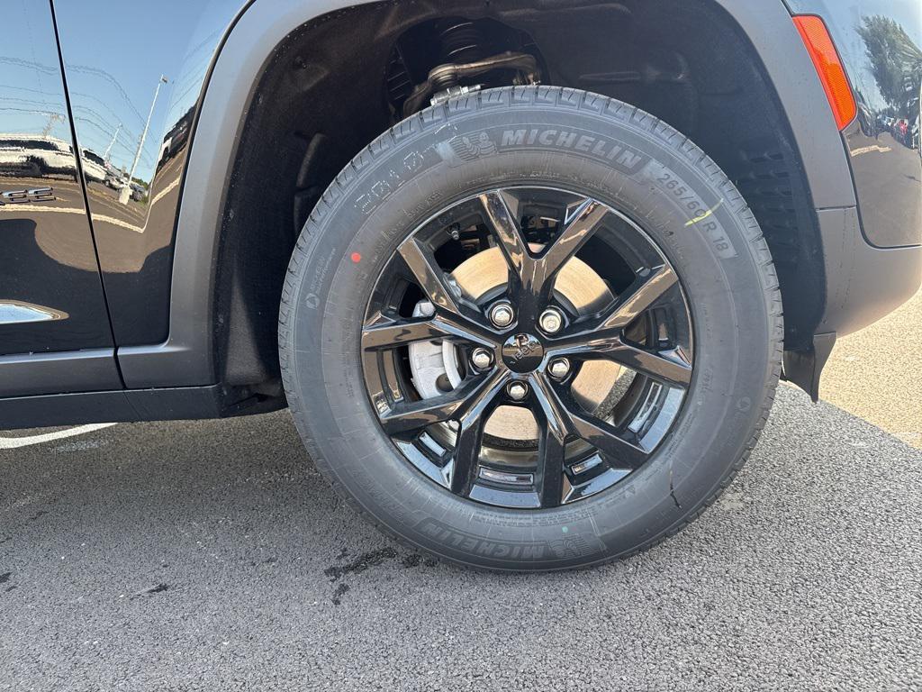 new 2025 Jeep Grand Cherokee car, priced at $45,730