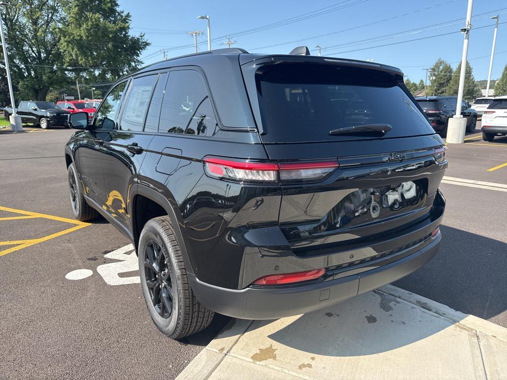 new 2025 Jeep Grand Cherokee car, priced at $45,730