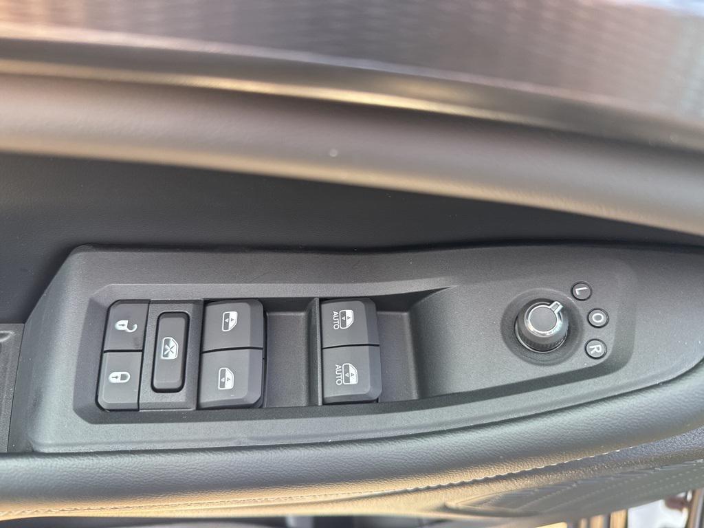 new 2025 Jeep Grand Cherokee car, priced at $45,730